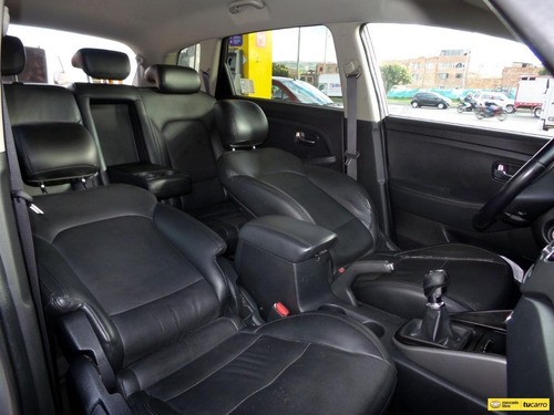 Kia Carens Suv Ex