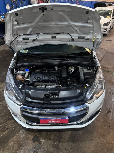 Peugeot 208 Allure 1.6 115 Inundado