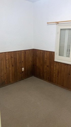 Alquilo Apartamento Tipo Casita En Planta Baja, 2 Dormitorios, Patio, Bajos Gastos Comunes, Acepta Deposito De Garantia, A Brazo Oriental.