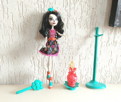 Monster High Skelita Calaveras Art Class (Usado)