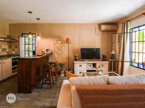 Casa 1 Dormitorio-j.j Paso 8400-rosario Fisherton | Venta