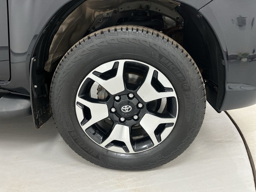 Imagem 9 de 14 de Toyota Hilux Cabine Dupla 2.8 Tdi Cd Srx 50th 4x4 (aut)
