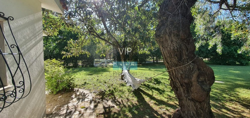 Casa De Época En Amplio Terreno En El Tesoro La Barra - Punta Del Este- Ref: 136