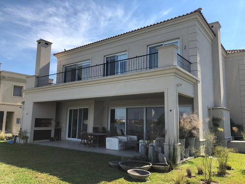Imagen 6 de 30 de Exelente Casa Al Lago En San Francisco - Villa Nueva - Con Renta