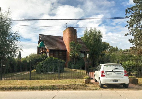 Imagen 2 de 12 de Imponente Casa En Venta, En El Trébol, Ezeiza.