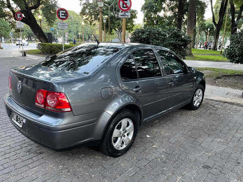 Volkswagen Bora 2.0 Trendline 115cv 1ra. Mano Inmaculado
