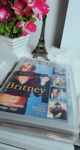 Britney Spears Pasta Com Matérias De Revistas (completa)