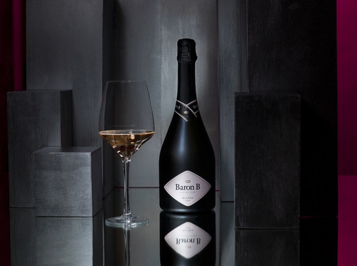 Imagen 3 de 7 de Baron B Brut Rosé Caja 6u X 750ml