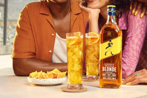 Whisky Johnnie Walker Blonde Blended Scotch 750ml + Estuche