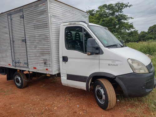 Iveco Daily 45s 17 Cs Baú Carga Seca Ano 2014