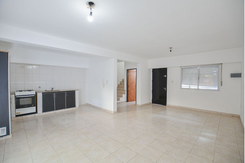 Duplex En Venta Melchor Romero 2 Dormitorios.