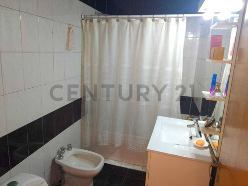 Ph En Venta 4 Ambientes Con Terraza.