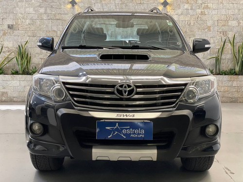 Toyota Hilux SW4 3.0 SRV 4X4 7 LUGARES 16V TURBO INTERCOOLER DIESEL 4P AUTOMÁTICO
