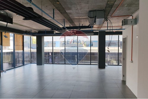 Oficinas En Planta Libre En Los Leones