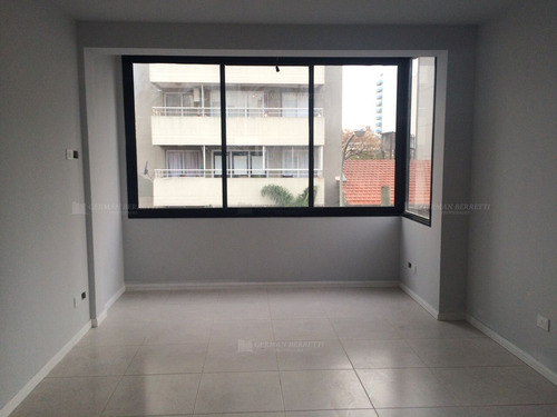 Departamento En Venta Ubicado En Lanús Este, Zona Sur