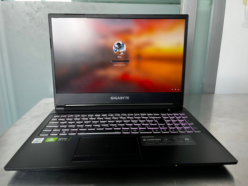 Laptop Gigabyte G5 Rtx 3060 Negro (Usado)