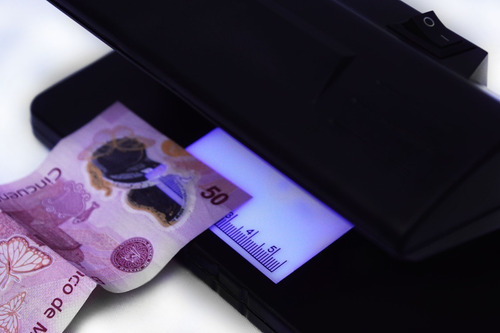 Lampara Detector De Billetes Falsos Con Luz Ultravioleta 4w
