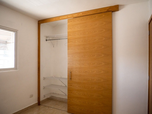 Apartamento En La Jacobo Majluta Con Gym Y Piscina (urb. Colinas Del Arroyo Ii) Sdn