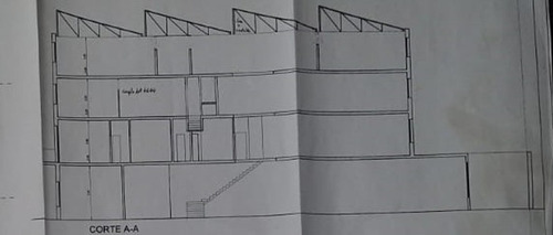 Imagen 6 de 28 de Edificio De Tres Pìsos Con Desarrollo Industrial