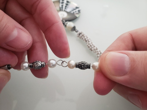 Colar Branco Madrepérola Pingente Etnico