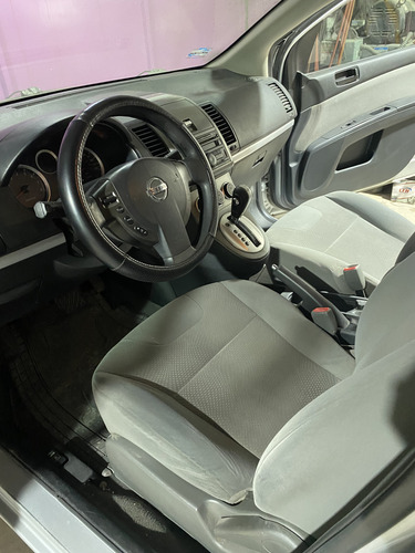 Nissan Sentra 2.0 Custom Cvt