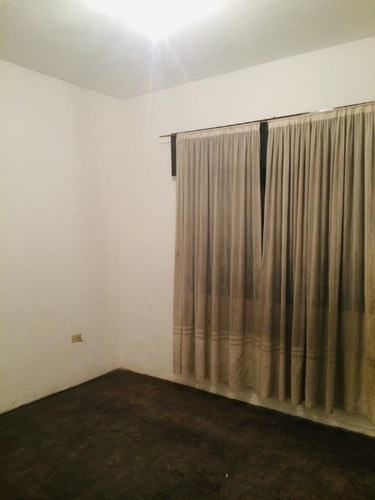 Imagen 5 de 8 de Permuta - Casa Americana De 3 Ambientes En Venta - Moron Sur