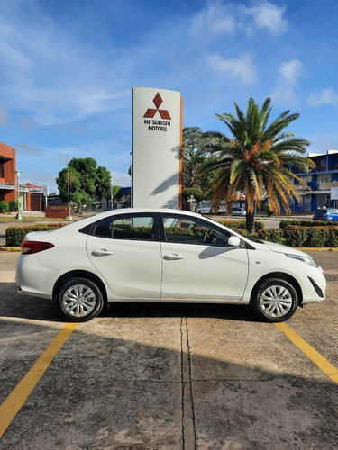 Imagen 5 de 10 de Toyota Yaris E