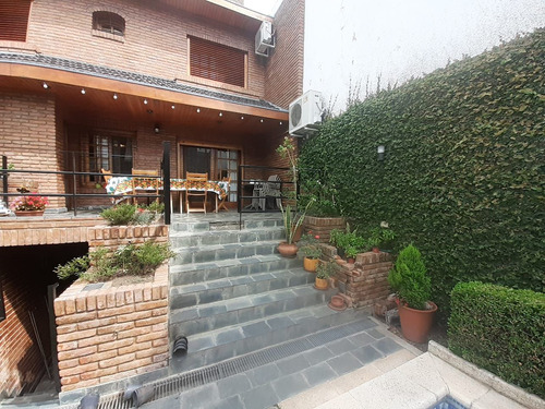 Impecable Casa 6 Amb , Parque, Piscina, Parrilla, Playroom
