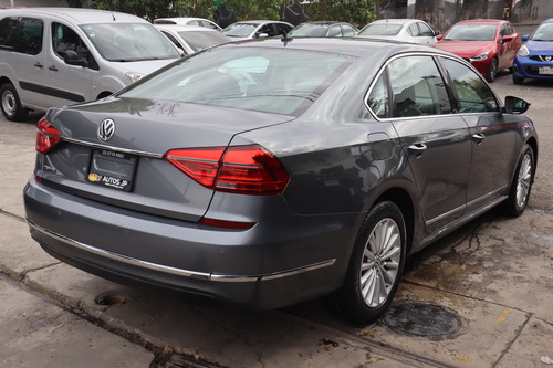 Volkswagen Passat 2.5 Tiptronic Highline At