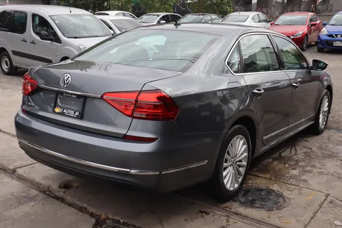 Volkswagen Passat 2.5 Tiptronic Highline At