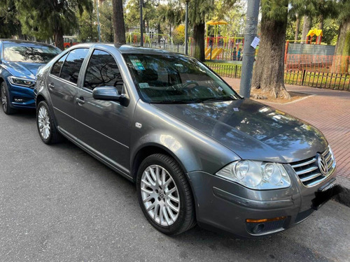 Imagen 2 de 12 de Volkswagen Bora 2012 1.8 Highline T Tiptronic Cuero