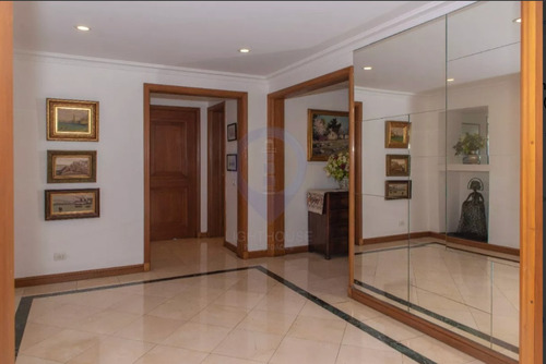 Arrienda Exclusivo Dep. El Golf. 5 Dorm, 5 Baños, 3 Estac.