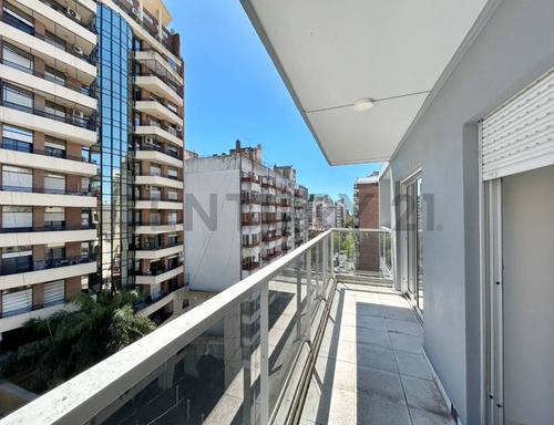 Venta Departamento 1 Dormitorio Con Blacon Corrido Centro Rio