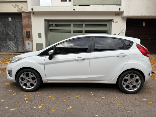 Vendo Fiesta Kinetic Titanium 2013 - Excelente!