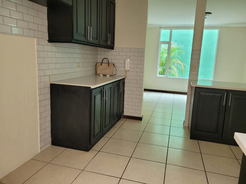 Imagen 12 de 30 de Venta Casa Q 1,430,000 En Ciudad Guatemala