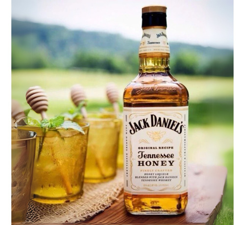 Kit Whisky Jack Daniels Honey 375 Ml Com Copo E Dosador