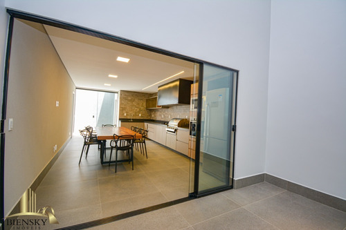 Imagem 6 de 16 de Linda Casa Com Armários Planejados, Semi-mobiliada Na Vicente Pires - Cs00093 - 70397924
