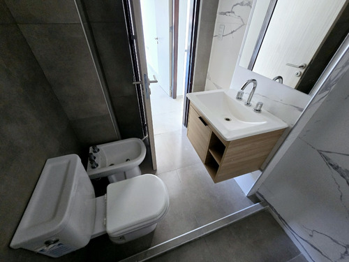 Venta: Departamento - 2 Dormitorios 2 Baños - Centro - Pileta Y Cochera - Villa Carlos Paz