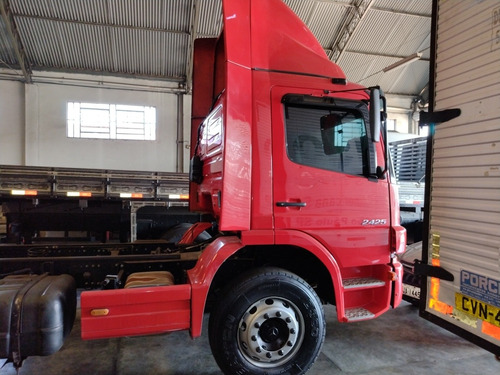 Imagem 2 de 11 de Mercedes Atego 2425