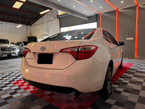Toyota Corolla 1.8 Base At