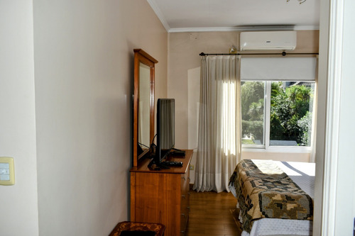 Casa En Venta Barrio Los Jazmines, Pilar Del Este