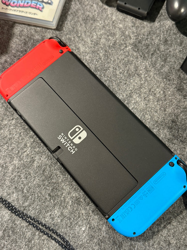 Nintendo Switch Oled 64gb Standard Color Neon + Super Mario Negro (Usado)