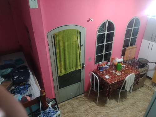 Imagem 4 de 12 de Casa C/ 1 Quarto 1 Cozinha 1 Banheiro 1 Lavanderia Sacada