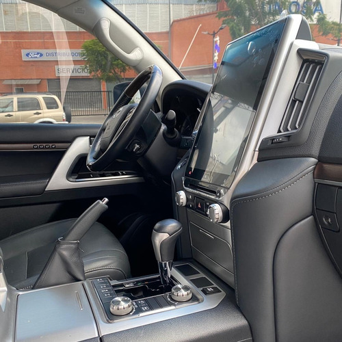 Imagen 6 de 8 de Toyota Land Cruiser Vx L200