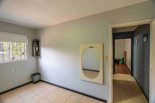 Venta Casa Con Fondo , Quincho Y Cochera En Wilde