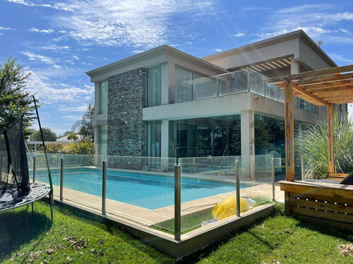 Casa En Venta Altos De Brandsen