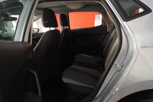 Imagen 13 de 15 de Seat Ibiza Style Plata Manual 2021