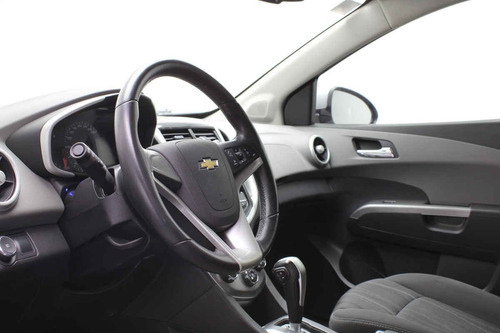 Imagen 9 de 24 de Chevrolet Sonic 2017 4p Premier L4/1.6 Aut