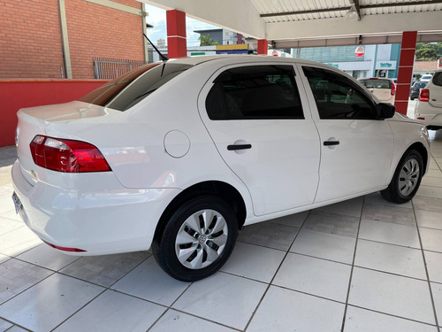 Volkswagen Voyage 1.0 Mi Trendline 8v Flex 4p Manual