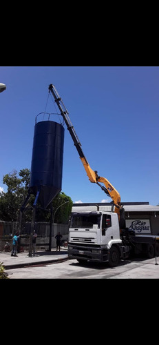 Imagen 4 de 10 de Alquiler Gruas Telescopicas Camion Gandola Motacarga Lowboy